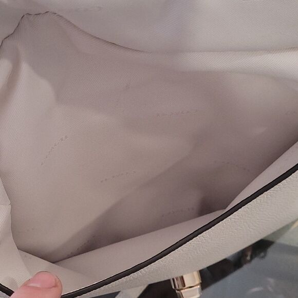 COACH Turnlock White Pebbled Leather Hobo Bag New - Picture 9 of 13